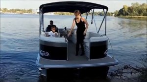 Заходим на грунт. Понтонная лодка.