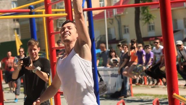 Силовая акробатика - красиво и с улыбкой. Открытие экстри-площадки в Новосибирске смотреть онлайн