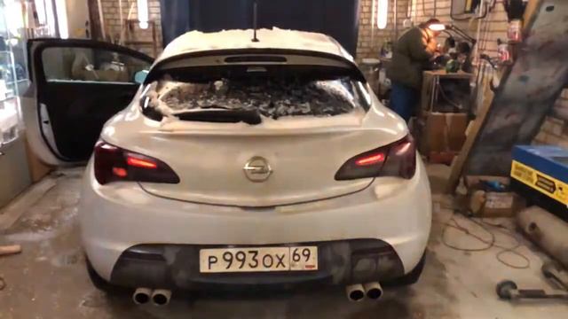 Задние поворотники Opel Astra J GTC LED OSRAM PREMIUM W21w
