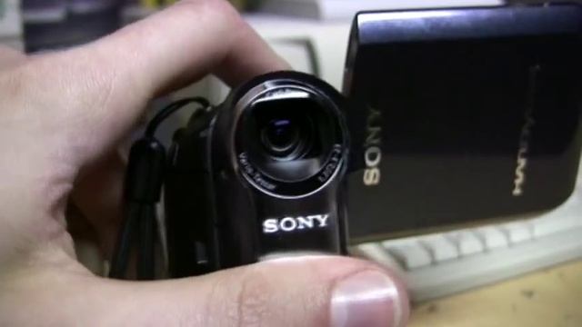 Sony DCR-PC55 - world's smallest MiniDV tape camcorder смотреть онлайн