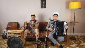 Дуэт одесской песни "Лимончики" - Жора, подержи мой макинтош