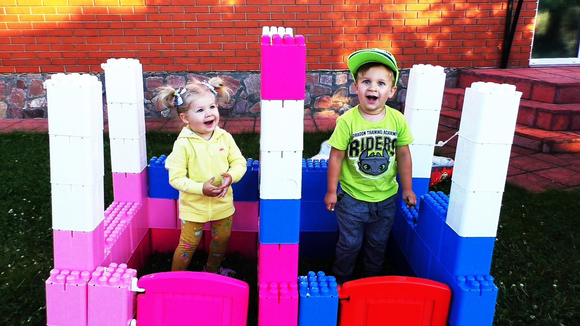 ✿ Соединяем ЗАМОК ПРИНЦЕССЫ и ПРИНЦА Игры Для Девочек и Мальчиков Mega Bloks Castle Princess Disney