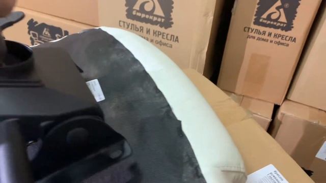 Обзор кресла для руководителя Бюрократ T-9923WALNUT
