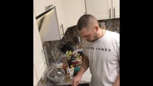 Маринованная скумбрия в томатном соусе с жареным луком ? . Очень вкусно, быстро и полезно ?