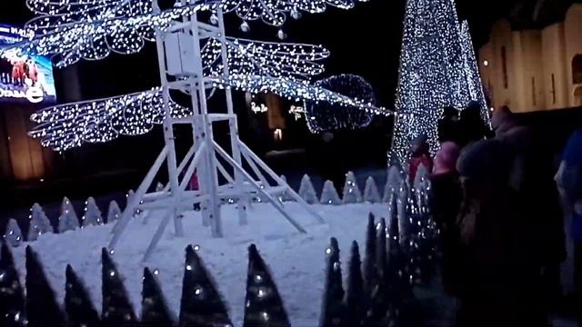 Троицкая площадь в новогодней сказке #Новыйгод#2023##праздник#семья#прогулка#площадь#Курган#Троицка смотреть онлайн