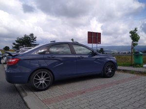 Lada Vesta: В Будапешт через всю Польшу и горы Словакии.