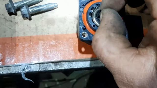 КАК ЗАГЛУШИТЬ КЛАПАН ЕГР ? FORD FOCUS , MONDEO DURATEC 1.8 - 2.0 смотреть онлайн