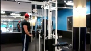 УПРАЖНЕНИЯ ДЛЯ РУК (НА БИЦЕПС И ТРИЦЕПС).