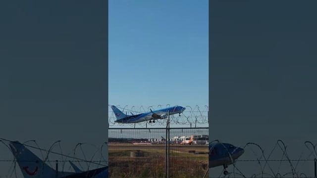 TUI Boeing 737 Max 8 Takeoff London Gatwick Airport (LGW) to Bodrum Turkey (BJV)