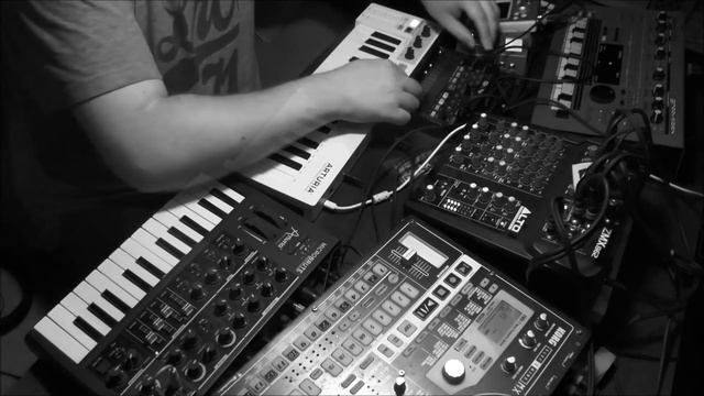 playingwithmachines 2 // Microbrute - EMX - Volca FM - Keystep - FX смотреть онлайн