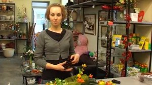 Делаем красивое украшение из разбитой вазы.
