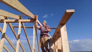 Полувальмовая крыша своими руками