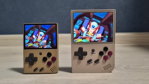 MIYOO MINI vs ANBERNIC RG35XX сравнение игровых консолей