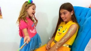 Stacy makes face painting for a beauty contest