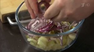 Салат с консервированной горбушей. Вкусные советы. 1.12.2015