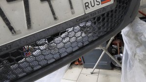 Защитная сетка радиатора для Lada Largus