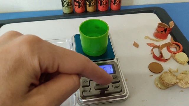 Вскрытие и тест патронов 12 калибра из 90-х. смотреть онлайн