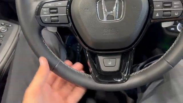 Honda ZR-V Hybrid 2024 - FULL Review in 4K (Posh interior, NO hard plastic or Piano black!) смотреть онлайн