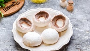 Шампиньоны с моцареллой в духовке