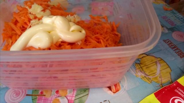 Салат из моркови с чесноком за 5 минут