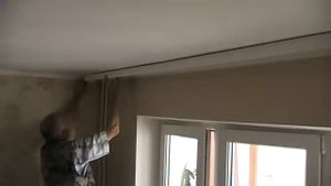 Установка пластикового карниза. Как установить потолок и карниз