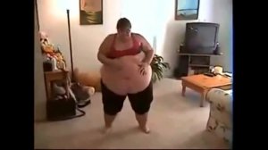 СМЕШНЫЕ ВИДЕО   Взвешенные и счастливые!!!Танцы толстяков Не все так смогут!!!