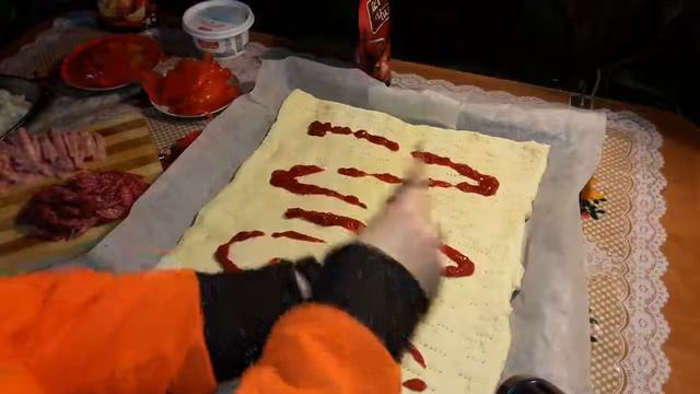 Очень вкусная пицца . Слоеное тесто смотреть онлайн