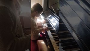 Даша Бажурко, 3 класс. А. Лемуан, этюд.