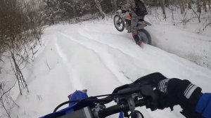 на мотоциклах зимой .kayo k 1 yamaha yz 125 vs yamaha yz 150 (4K)