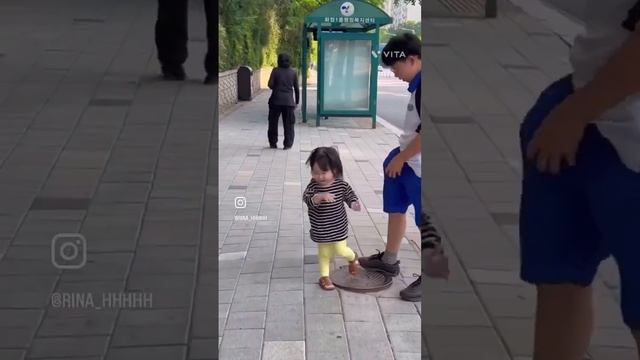 첫째를 향한 마중길(feat.젤리)ㅋㅋㅋ #일상 #육아 #다둥이네 #사남매 #일상기록 #아들셋 #11살차이 #넷째 #첫째 #막내 смотреть онлайн