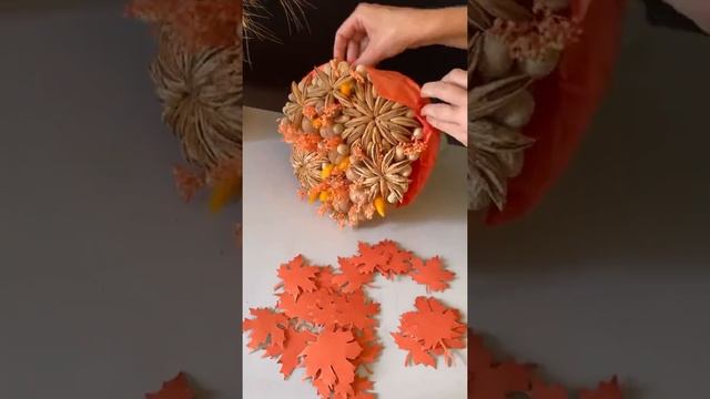 Осенний букет из орехов