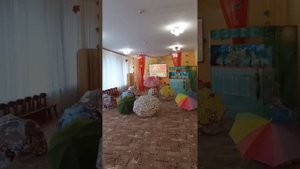 Танец "Синий зонтик, красный зонтик" - группа "Теремок"