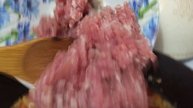 Спагетти с мясной подливой | Кулинарные изыски смотреть онлайн