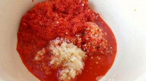 Острая сырая аджика