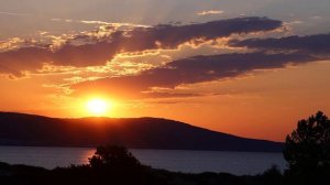 Очень красивый рассвет на море.