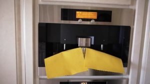 Уход и чистка от накипи кофе-машины Miele.