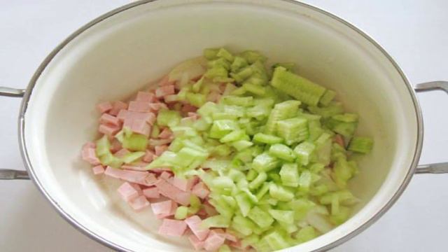 Окрошка с любительской колбасой