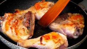 Куриные окорочка на сковороде! Быстрое приготовление мяса.