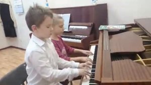 Три поросёнка пианино