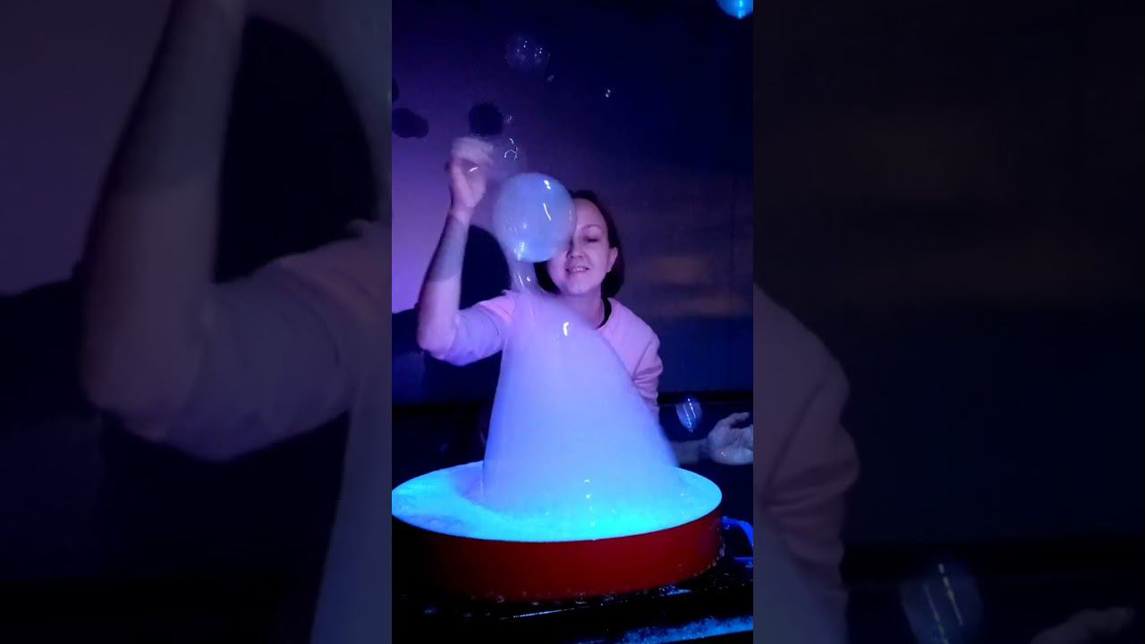Актриса Марина Коваль и волшебные мыльные пузыри- репетиция #актриса #magic
