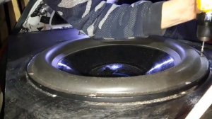 Установка сабвуфера 18 дюймов кастом