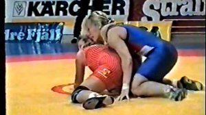 Jackie Berube vs Lotta Andersson female frestyle wrestling match