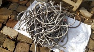 МОИ ЗАПАСЫ ЦВЕТНОГО МЕТАЛЛА! Добываю латунь из гибкой подводки! Добываю алюминий электротех!