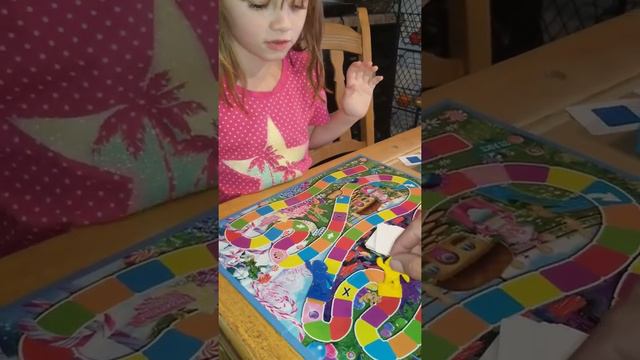 Candyland game with Squigg смотреть онлайн