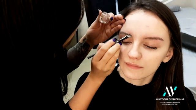 Коррекция и архитектура бровей в студии красоты Анастасии Вертилецкой смотреть онлайн