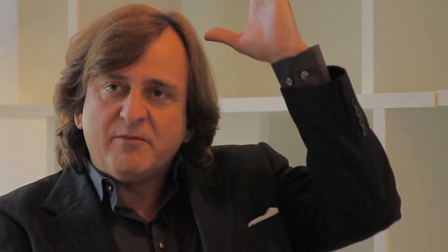 Starck Club Documentary outtake "Swinging Sausages" смотреть онлайн