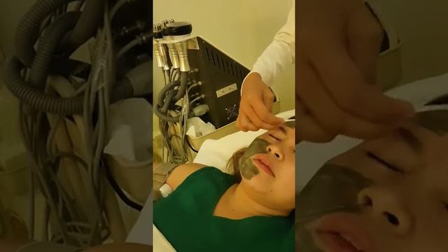 Kedma 24 karat gold facial mask смотреть онлайн