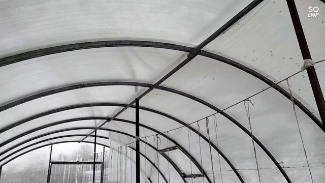 теплица из поликарбоната не складывается зимой от снега смотреть онлайн