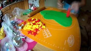 Торт на год мальчику/ Торт из мастики /Сборка торта/ Часть 2