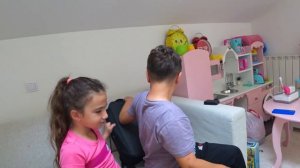 Аминка РАССТРОЕНА ЕЙ ПОДСТРИГЛИ ВОЛОСЫ! Наш Обычный День! Влог от Кикидо